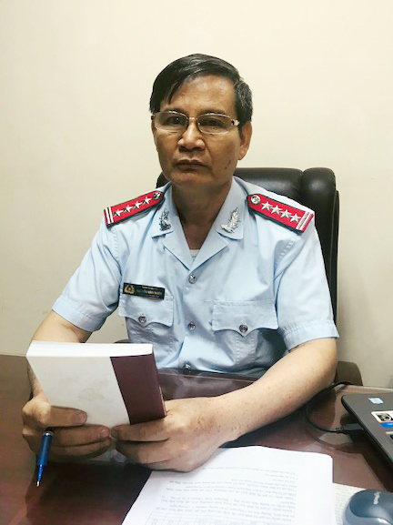 Ông Nguyễn Văn Nhiên, Phó Chánh Thanh tra Bộ y tế trao đổi với phóng viên Báo CAND.